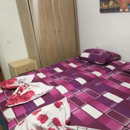 Klaidis House דירה