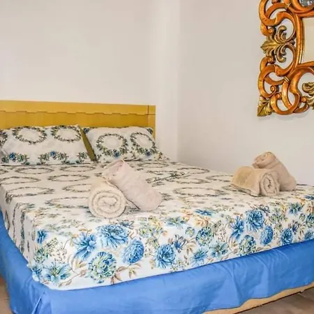 Klaidis House